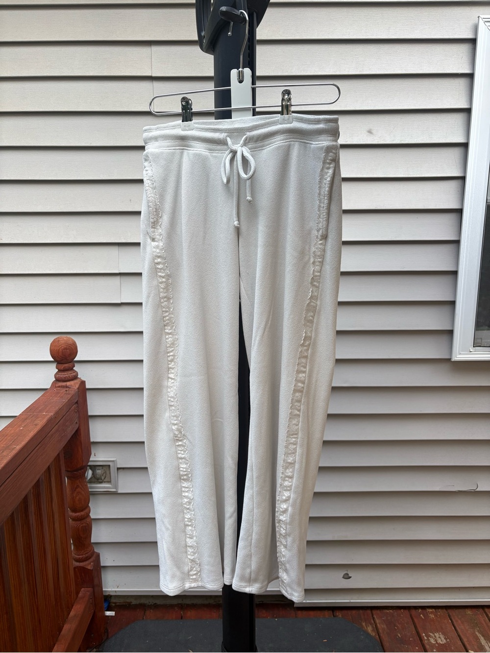Aeropostale White Drawstring Lounge Pants with Side Trim